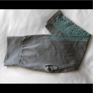 Fabletics gray and turquoise leggings